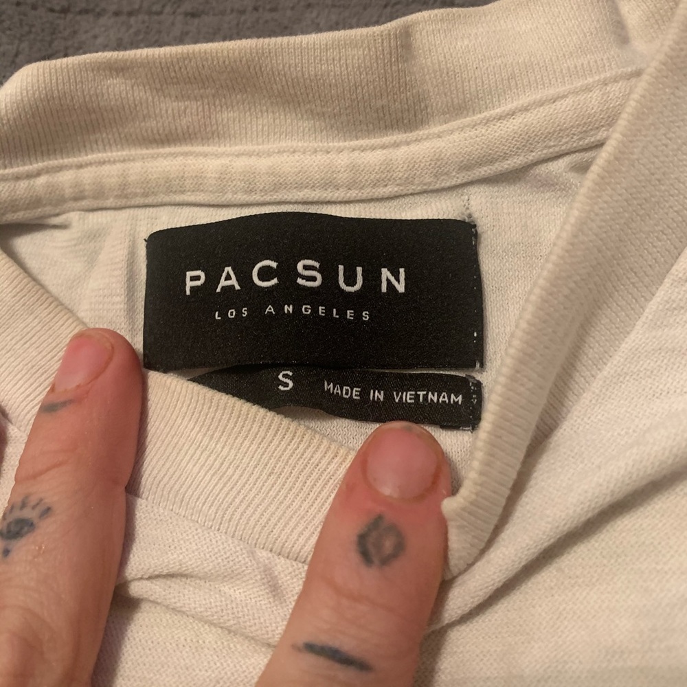 Pacsun Ripped tee - Picture 3 of 3